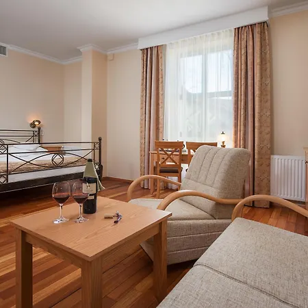 Hotel Sedan - Destigo Sopot