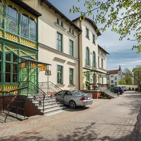 Hotel Sedan - Destigo Sopot