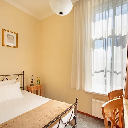 Sedan - Destigo 3*