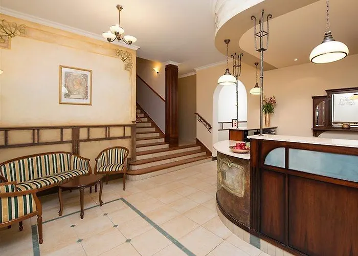 Hotel Sedan - Destigo 2*