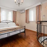 Sedan - Destigo Сопот