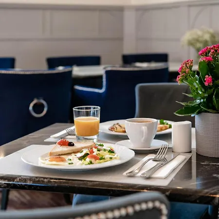 Hotel Sedan - Destigo