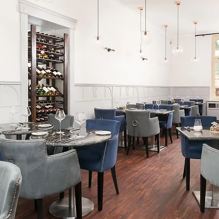 Sedan - Destigo 2* Sopot