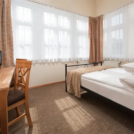Sedan - Destigo 2*