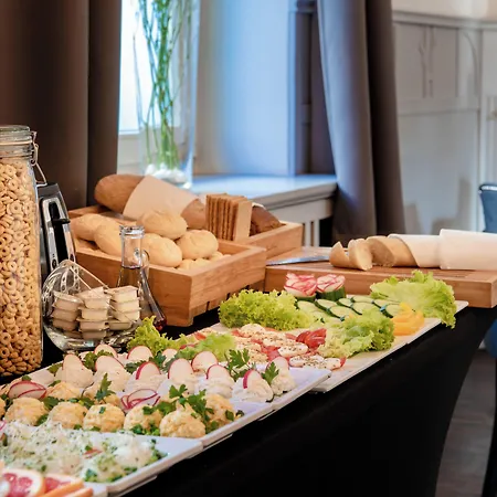 Sedan - Destigo 2* Sopot