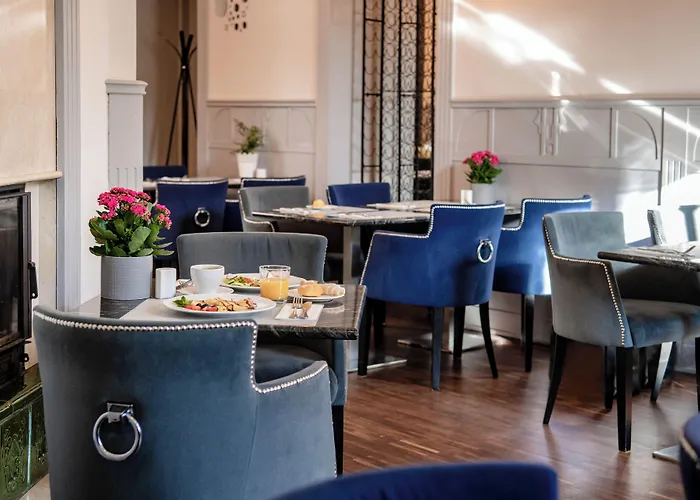 Sedan - Destigo Hotell 2*